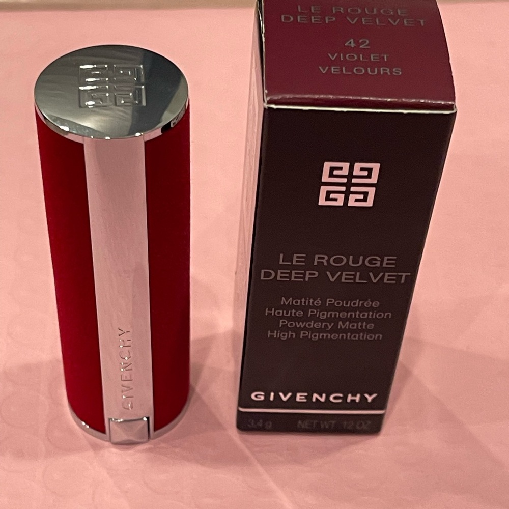 GIVENCHY Powdery Matter